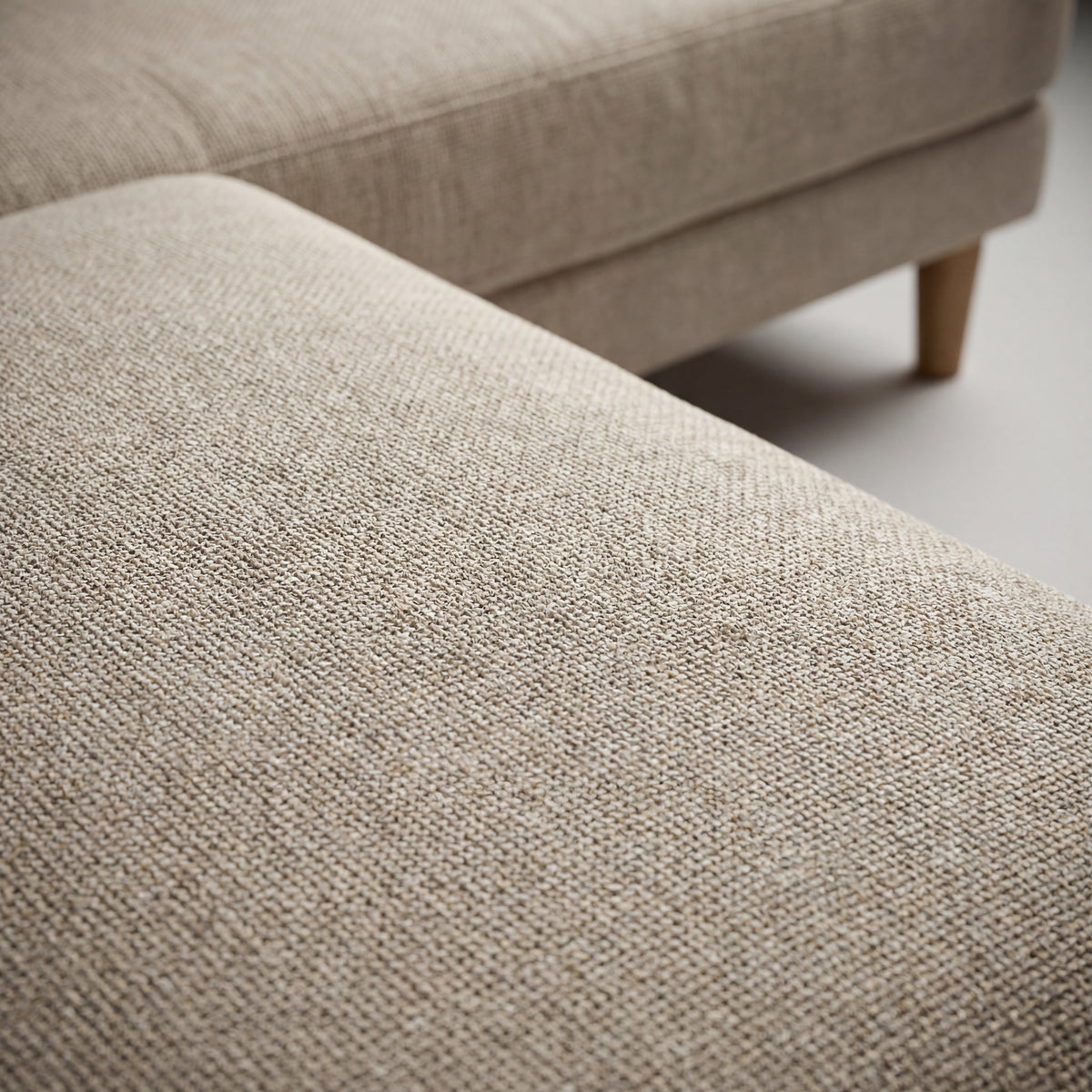 Fae Chaise Lounge